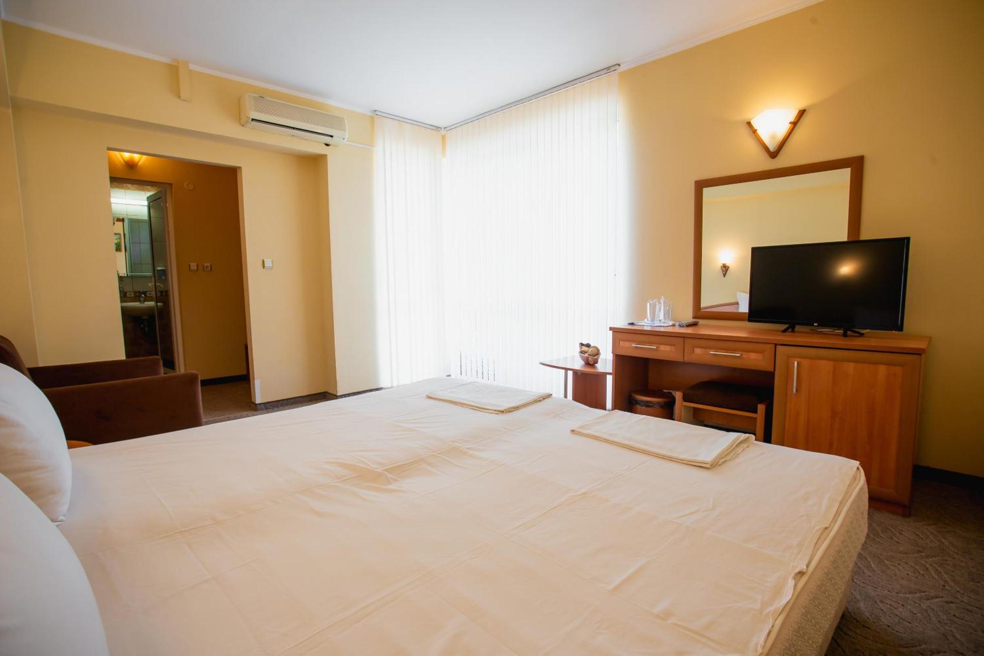 Hotel Dolphin Ράβντα Εξωτερικό φωτογραφία