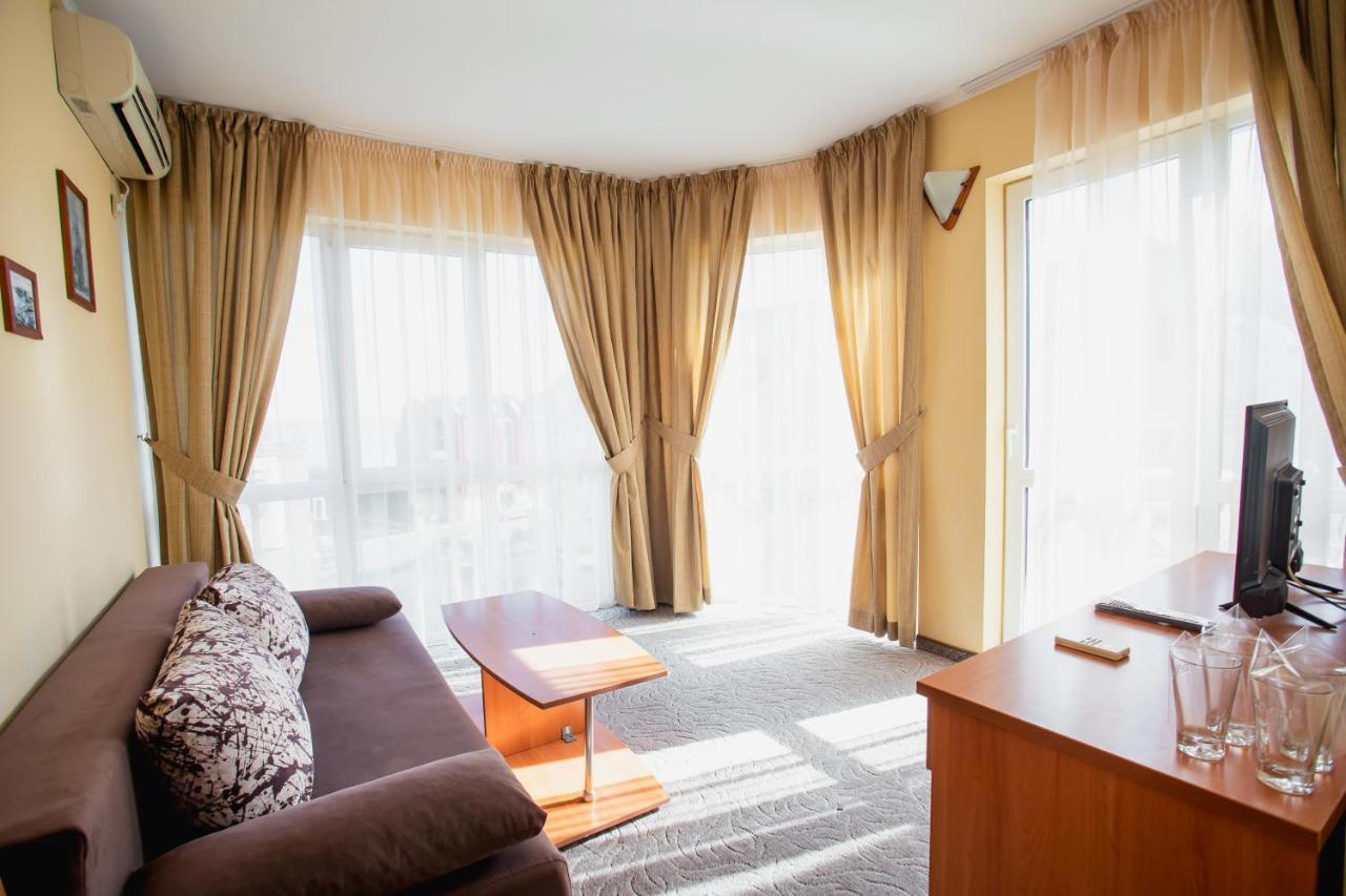 Hotel Dolphin Ράβντα Εξωτερικό φωτογραφία